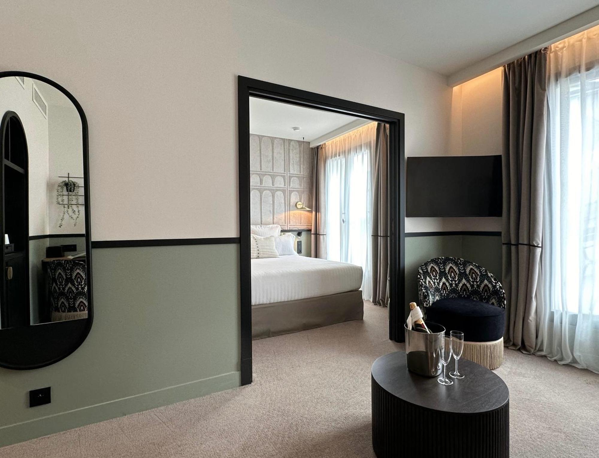 Hotel Grand Coeur Latin Paris Exterior photo