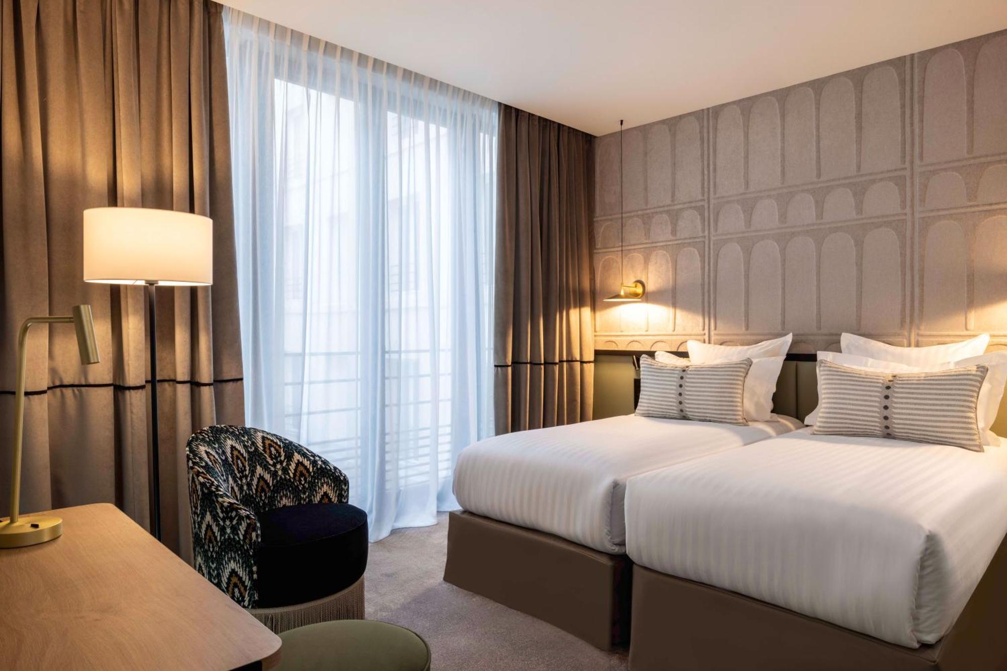 Hotel Grand Coeur Latin Paris Exterior photo